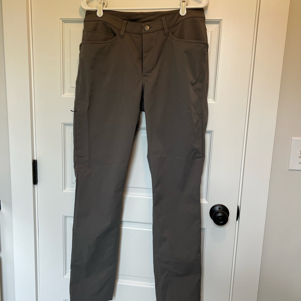 Men’s Lululemon pant size 31x32.  New never worn. ABC slimfit pant